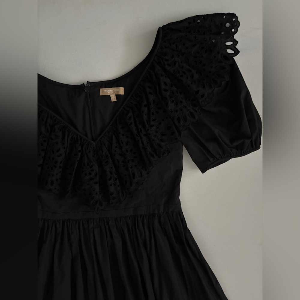 $2K Michael Kors Collection COTTON POPLIN PUFF-SLEEVE EYELET DRESS IN BLACK 6 - Picture 3 of 12